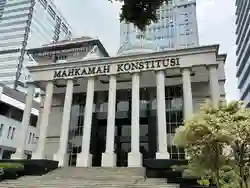 MK Menutup Ruang bagi Warga yang Tidak Beragama atau Berkepercayaan